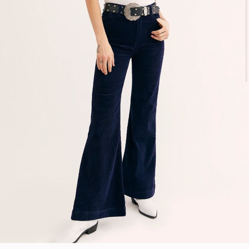 NWOT Rolla's Corduroy Flare Jeans Midnight Blue 29